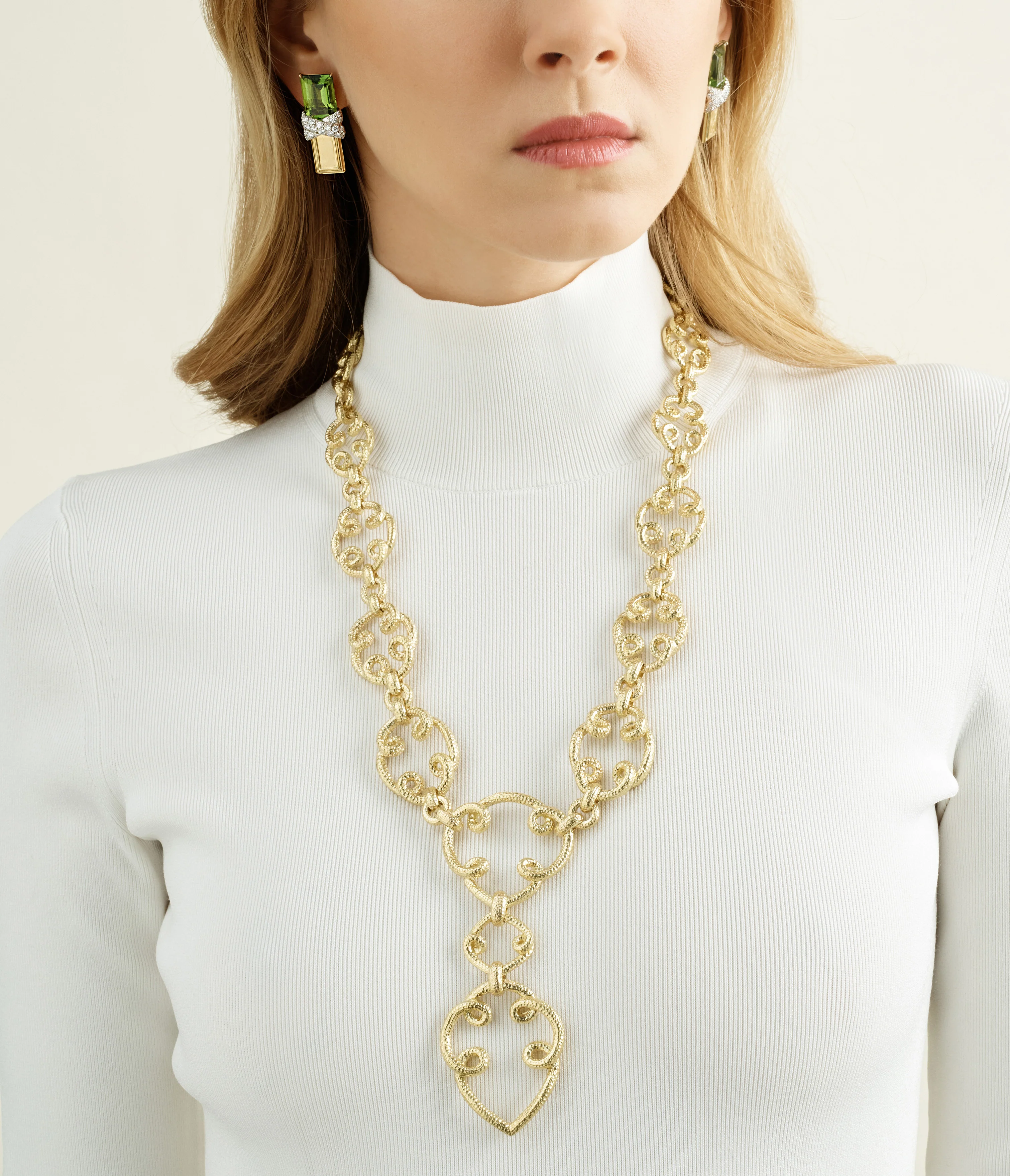 Arabesque Loop Chain Necklace - Image 2